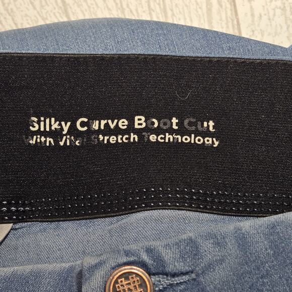 Laurie Felt Silky Curve Bootcut Cropped Med Wash Denim Logo Button Front LARGE - Picture 7 of 14